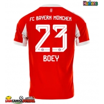 Camisa de Futebol Bayern Munich Sacha Boey #23 Equipamento Principal 2025-26 Manga Curta